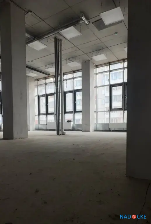 Помещение под школу танцев.