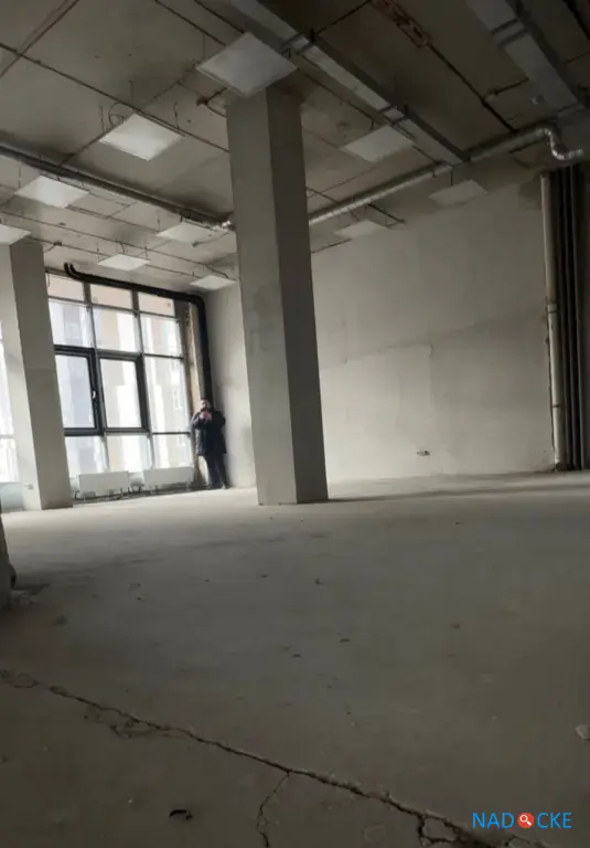 Помещение под школу танцев.