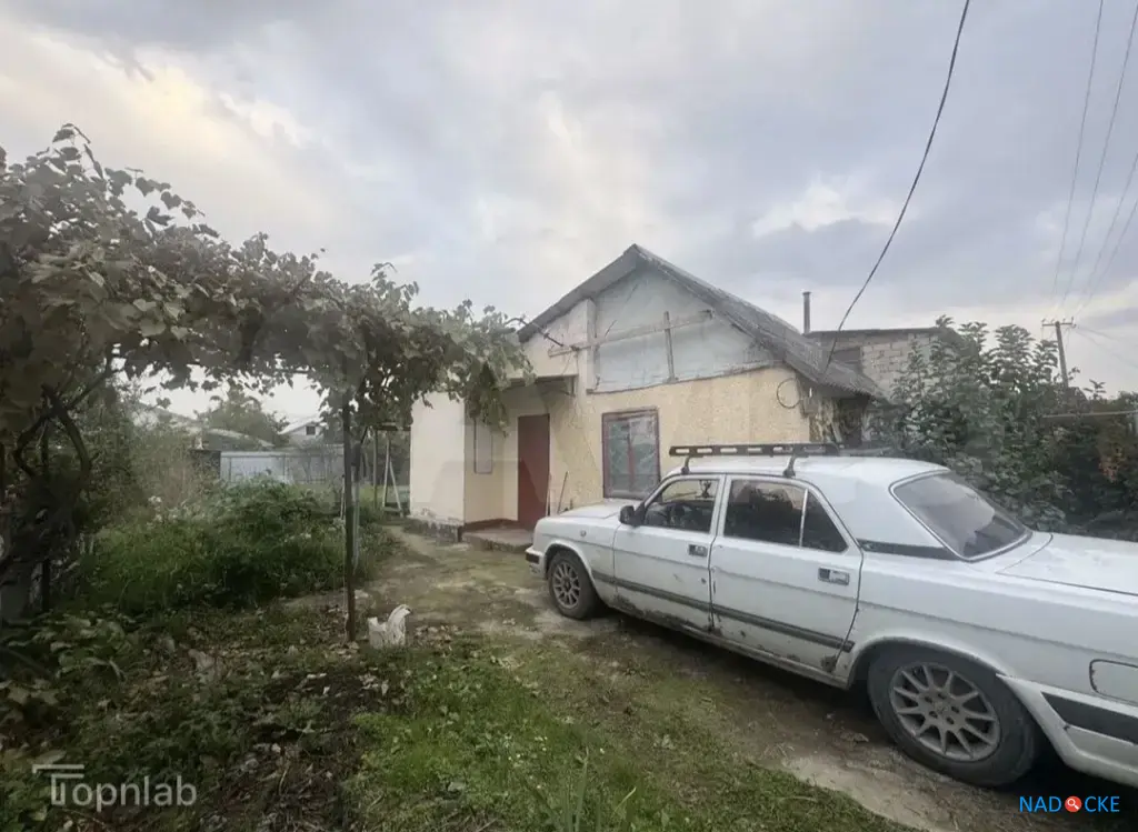 Земельный участок с дачным домиком