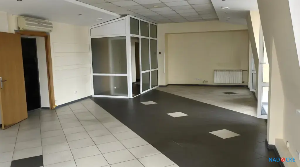 Офис в самом центре города 189 м² 1 линия