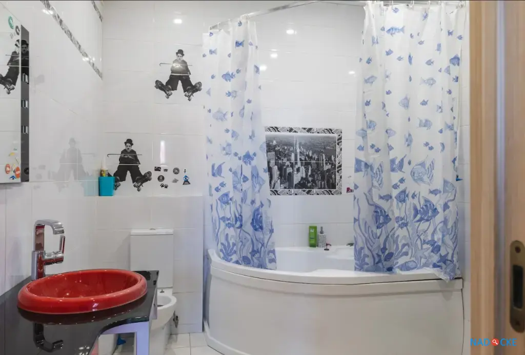 Коттедж 272 м² на участке 4 сот.