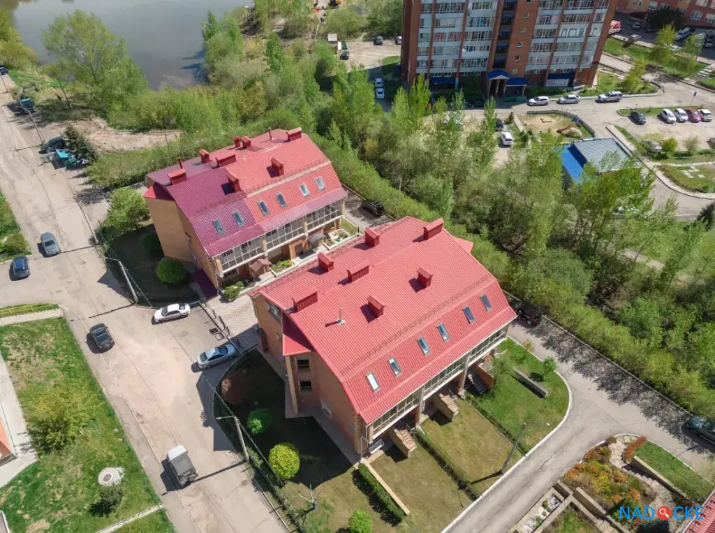 Таунхаус 272 м² на участке 4 сот