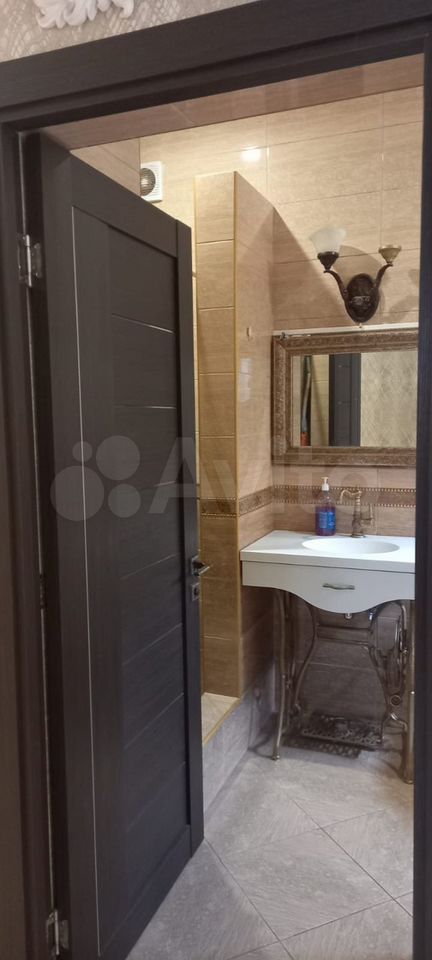 Дом 500 м² на участке 10 сот.