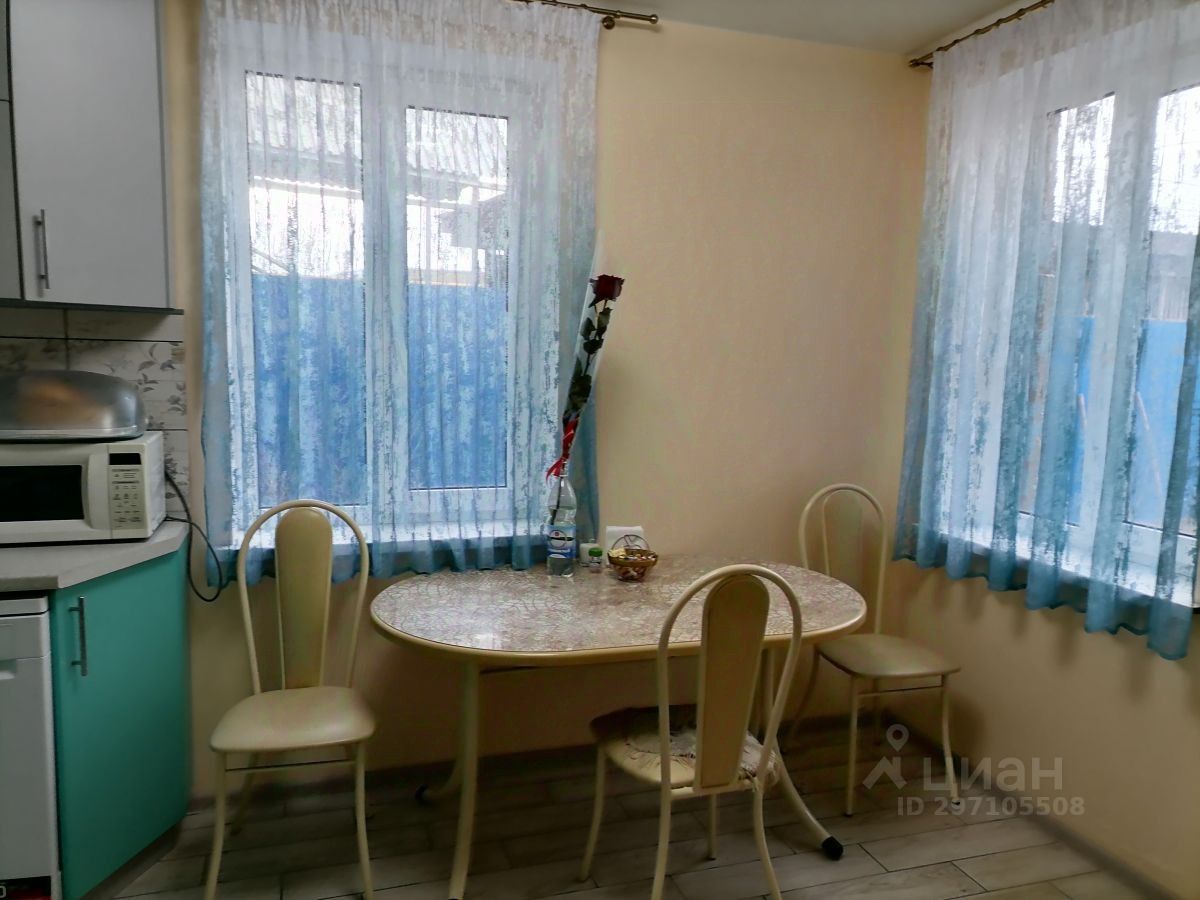 Дом в Волгоградская область, Средняя Ахтуба рп ул. Советская (101.5 м²)