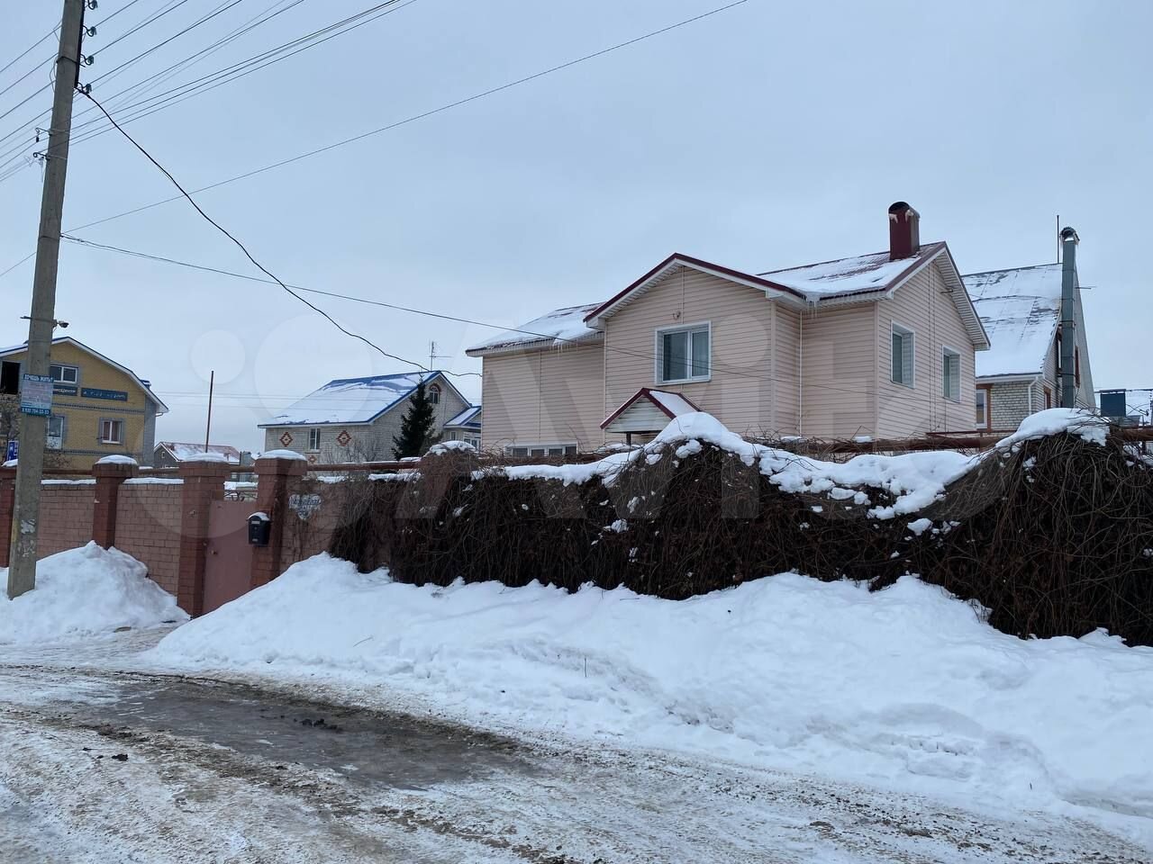 Дом 193,1 м² на участке 6 сот.