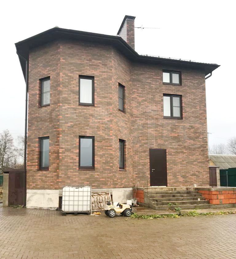 Коттедж 390 м² на участке 19 сот.