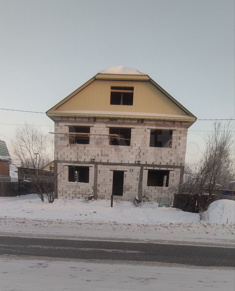 Дом 320 м² на участке 4 сот.