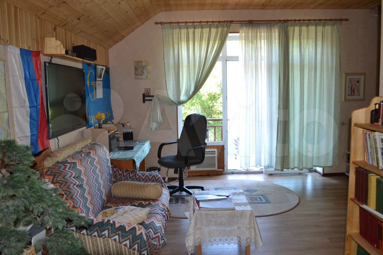 Дом 245 м² на участке 4,6 сот.