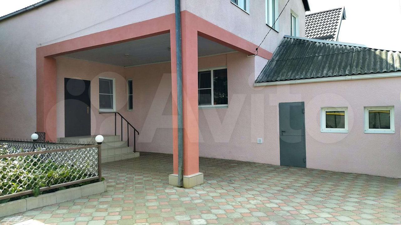 Дом 260 м² на участке 4 сот.