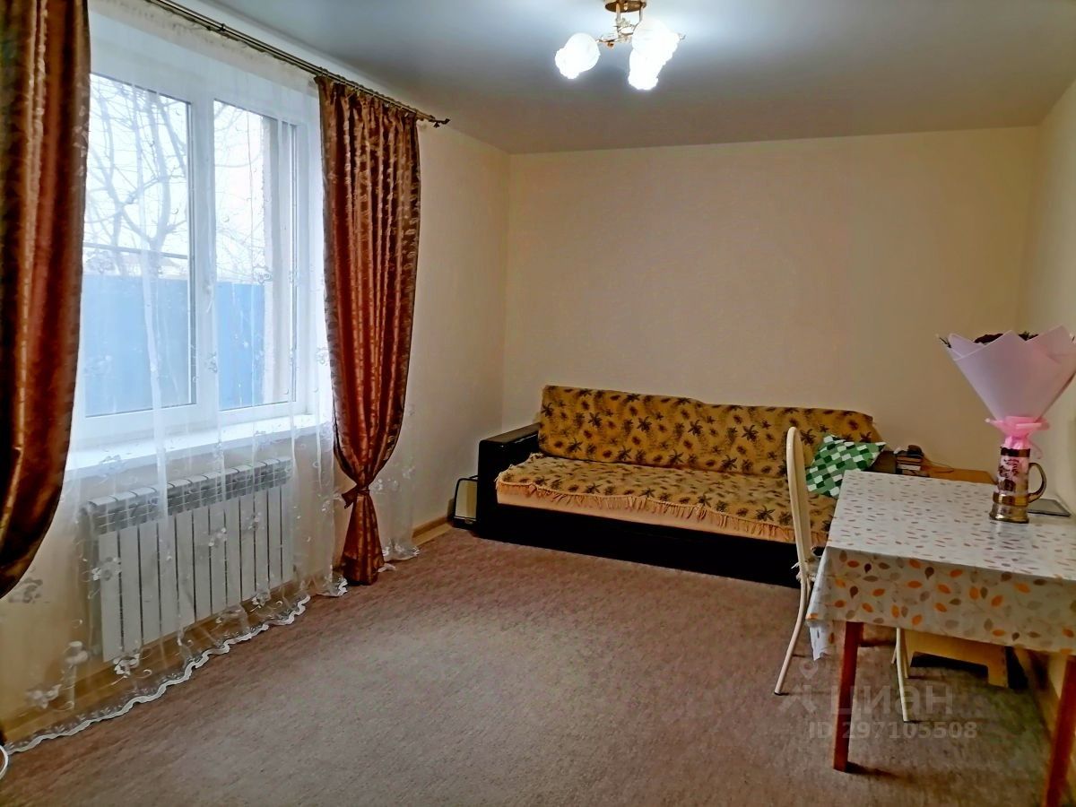 Дом в Волгоградская область, Средняя Ахтуба рп ул. Советская (101.5 м²)