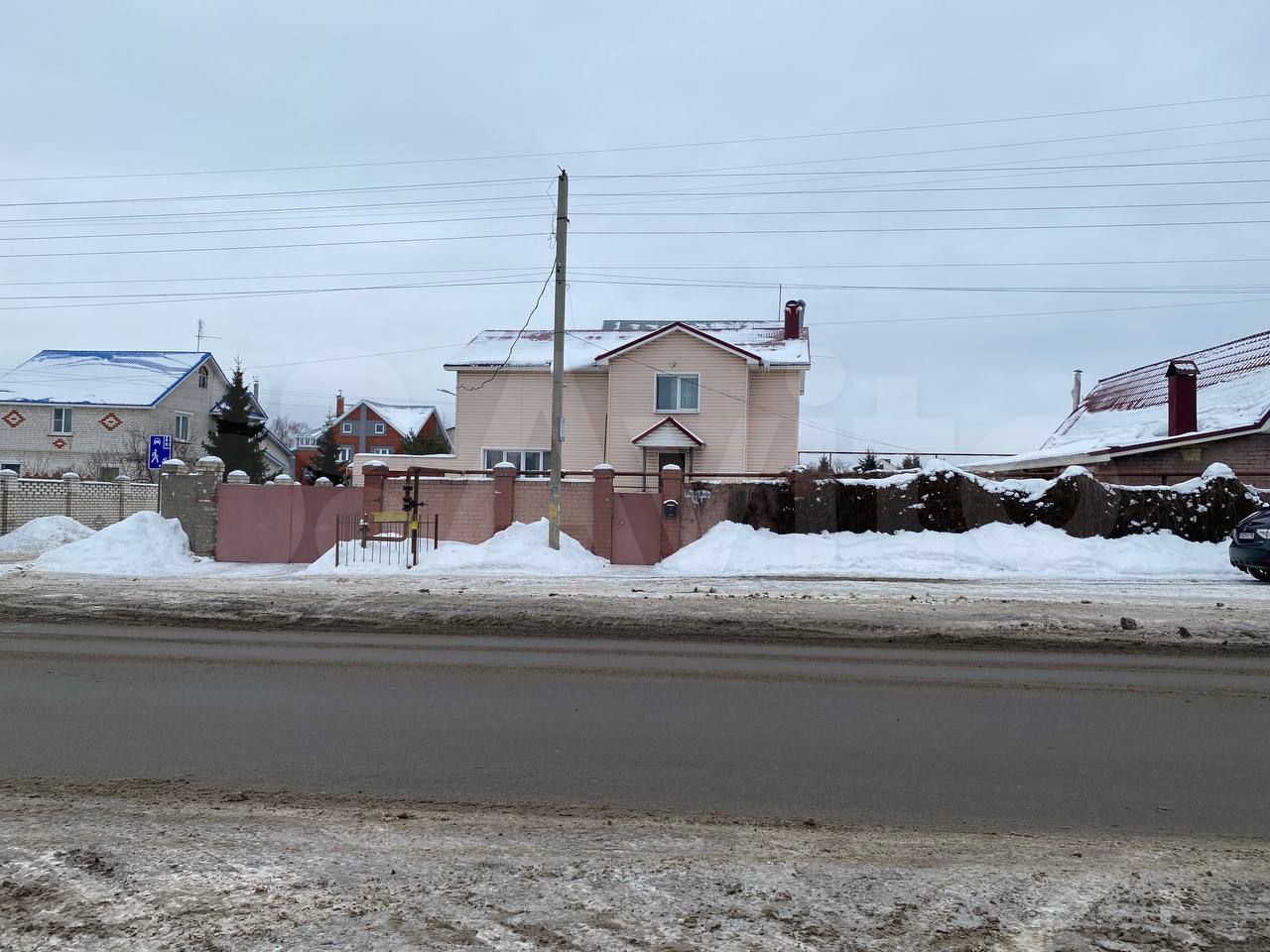 Дом 193,1 м² на участке 6 сот.