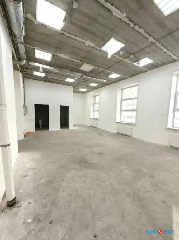 Помещение 140 м², два зала