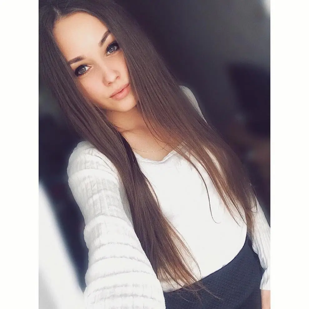 Анна Новомлинова